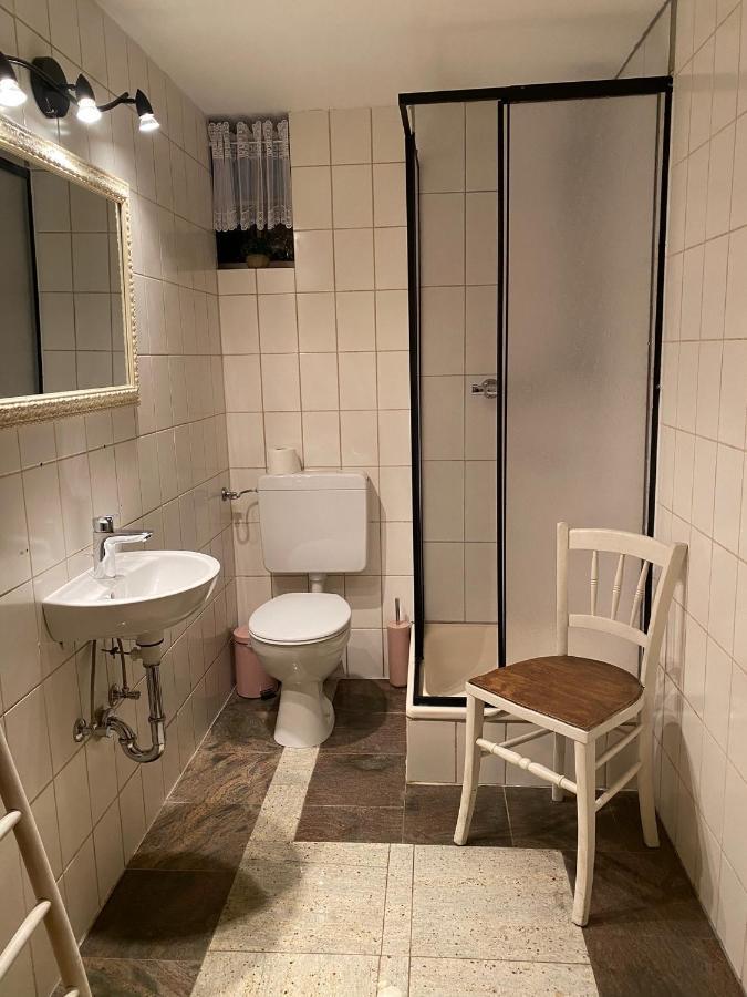 Casa Bianca Souterrain Apartment Капел-Графенхаузен Екстериор снимка